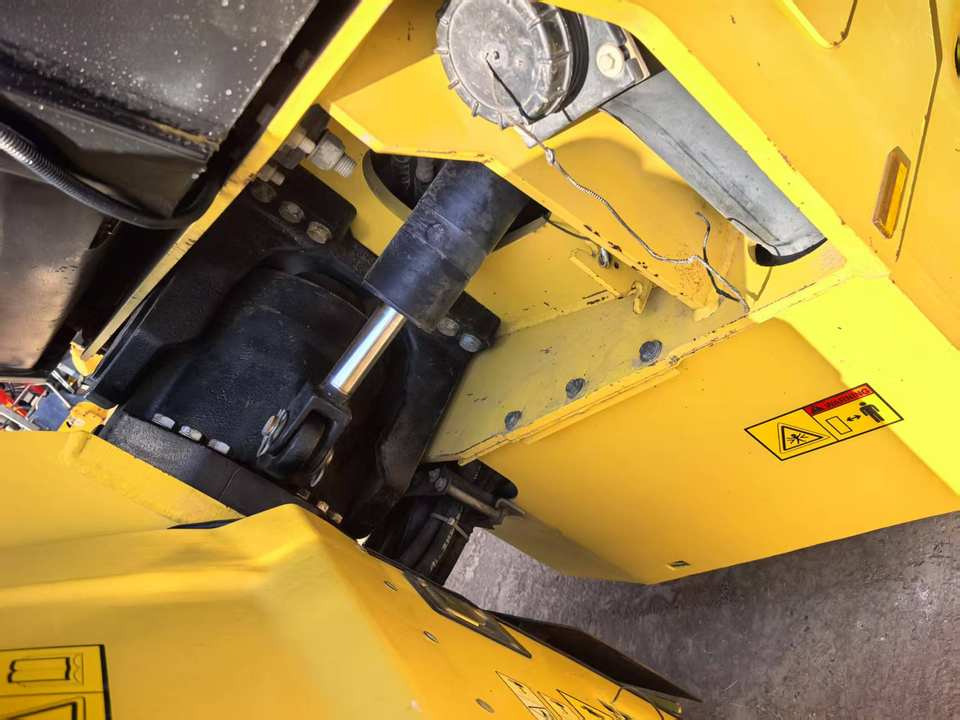 Rouleau compresseur Hot Sale Used Dynapac CC6200 Road Roller Good Condition Double Steel Wheel Original Sweden Construction Machine Cheap Loader: photos 6