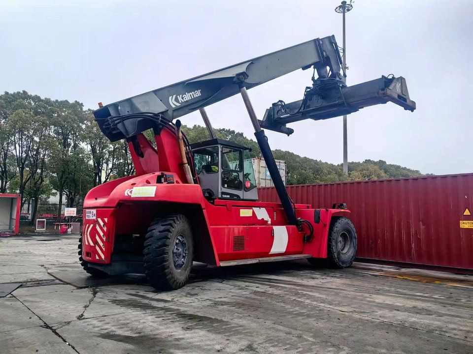 Kalmar DRF450 Sweden Kalmar Used 45 Ton Reach Stacker for Containers to Popularly Sell - Reach stacker: photos 3 Kalmar DRF450 Sweden Kalmar Used 45 Ton Reach Stacker for Containers to Popularly Sell - Reach stacker: photos 3
