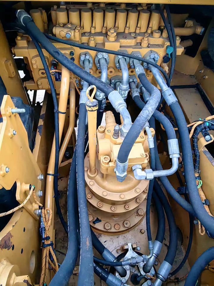 Pelle sur chenille Original Caterpillar 320 Excavator 20 Tons Used, Excavadora CAT 320 320GC 320GX 320NG 323 325 326 329 330 Excavator on Sale: photos 6 Pelle sur chenille Original Caterpillar 320 Excavator 20 Tons Used, Excavadora CAT 320 320GC 320GX 320NG 323 325 326 329 330 Excavator on Sale: photos 6