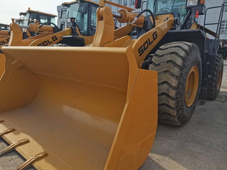 Second Hand SDLG LG956L Front End Loader Diesel 4WD 3.0m3 Bucket 16500kg SDLG LG956L Wheel Loader - Chargeuse sur pneus: photos 4 Second Hand SDLG LG956L Front End Loader Diesel 4WD 3.0m3 Bucket 16500kg SDLG LG956L Wheel Loader - Chargeuse sur pneus: photos 4