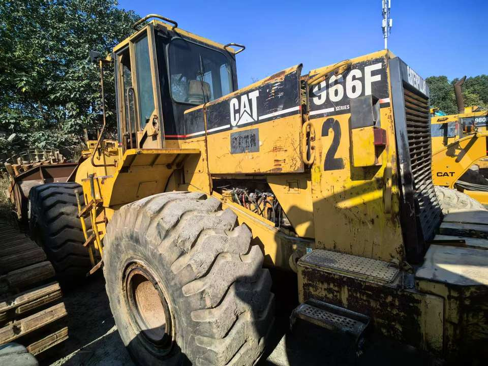 Used Front Wheel Loader CAT 966F With Good Price From Wheel Loaders Caterpillar Machinery Cat 966F Loaders - Chargeuse sur pneus: photos 2 Used Front Wheel Loader CAT 966F With Good Price From Wheel Loaders Caterpillar Machinery Cat 966F Loaders - Chargeuse sur pneus: photos 2