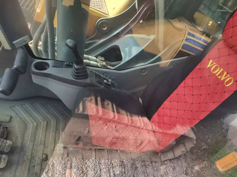 VOLVO EC 480 D L - Pelle sur chenille: photos 5 VOLVO EC 480 D L - Pelle sur chenille: photos 5