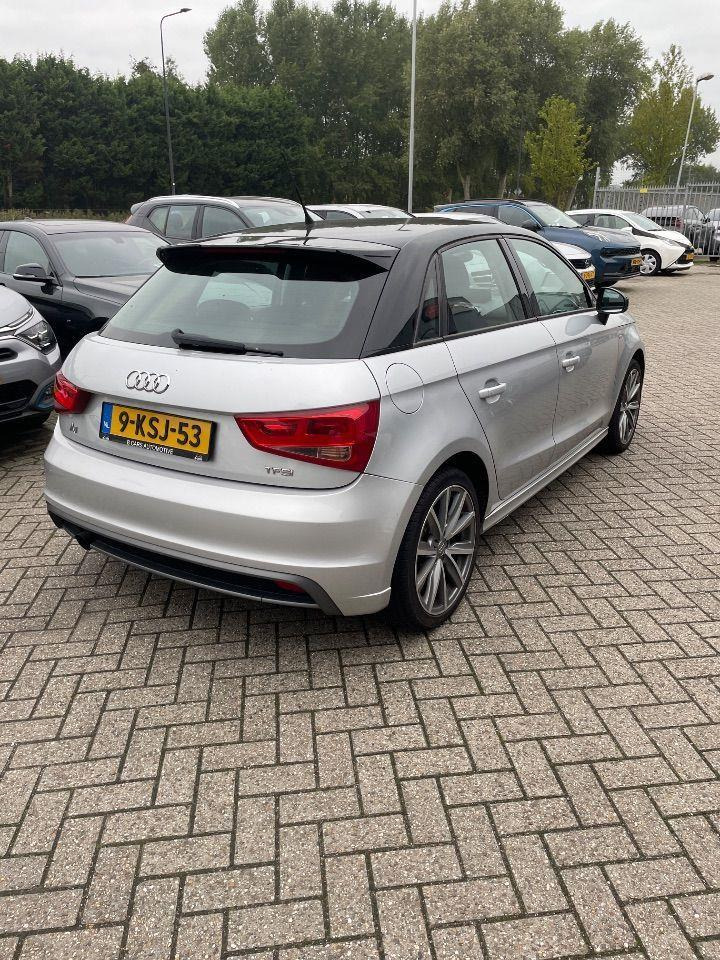 Audi A1 Sportback 1.2 TFSI Admired | 2013 | 216.082 km | 9KSJ53 | NAP: Logisch - Voiture à hayon: photos 4 Audi A1 Sportback 1.2 TFSI Admired | 2013 | 216.082 km | 9KSJ53 | NAP: Logisch - Voiture à hayon: photos 4