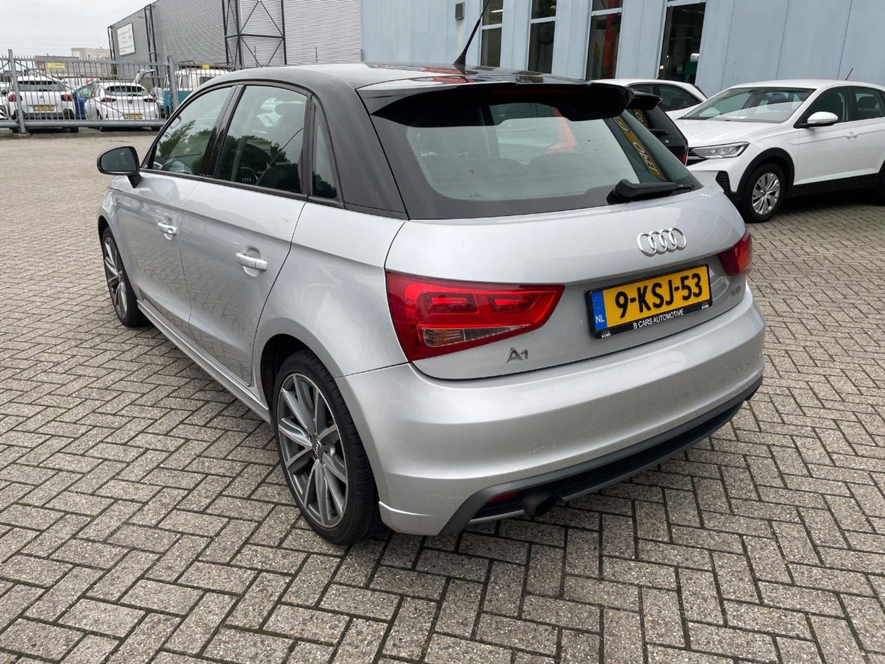 Audi A1 Sportback 1.2 TFSI Admired | 2013 | 216.082 km | 9KSJ53 | NAP: Logisch - Voiture à hayon: photos 3 Audi A1 Sportback 1.2 TFSI Admired | 2013 | 216.082 km | 9KSJ53 | NAP: Logisch - Voiture à hayon: photos 3