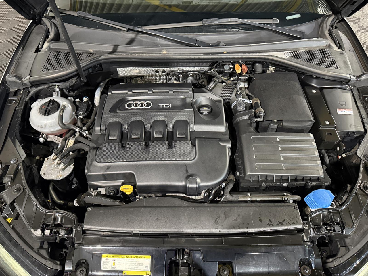 Audi | A3 Limousine | 1.6 TDI Ambition Pro Line Plus | 2014 | 271.612 km | GG798Z | Onlogisch - Berline: photos 4 Audi | A3 Limousine | 1.6 TDI Ambition Pro Line Plus | 2014 | 271.612 km | GG798Z | Onlogisch - Berline: photos 4