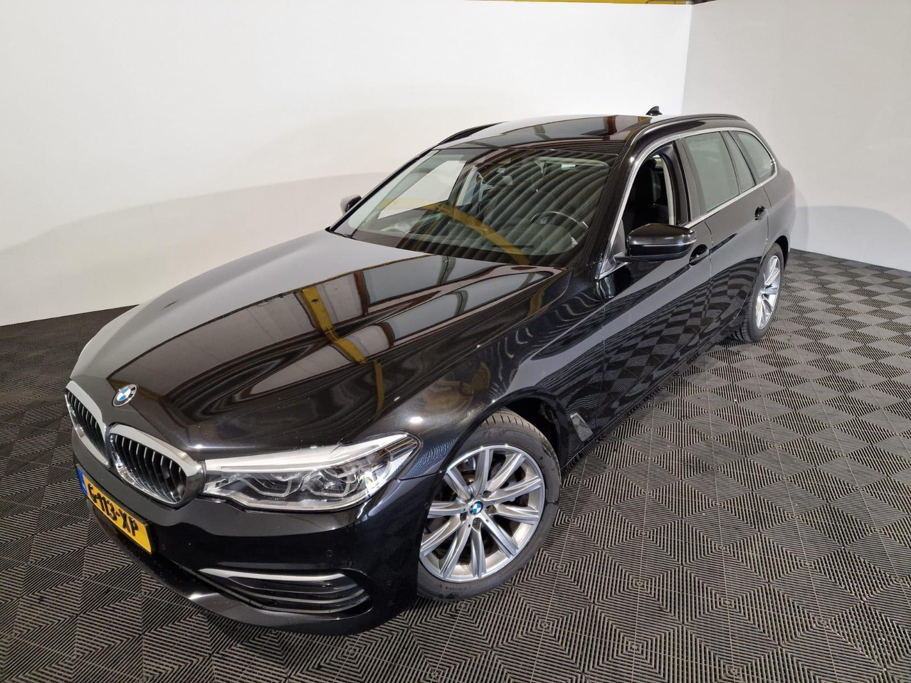Bmw 520d Touring High Executive G-113-XP - Voiture: photos 1 Bmw 520d Touring High Executive G-113-XP - Voiture: photos 1