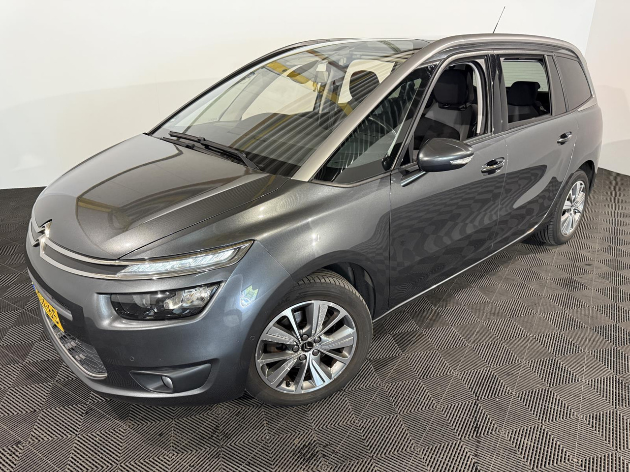 Citroen Grand C4 Picasso 1.6 THP Business 7P | 2014 | 143.151 km | 6-ZDX-65 - Voiture: photos 1 Citroen Grand C4 Picasso 1.6 THP Business 7P | 2014 | 143.151 km | 6-ZDX-65 - Voiture: photos 1