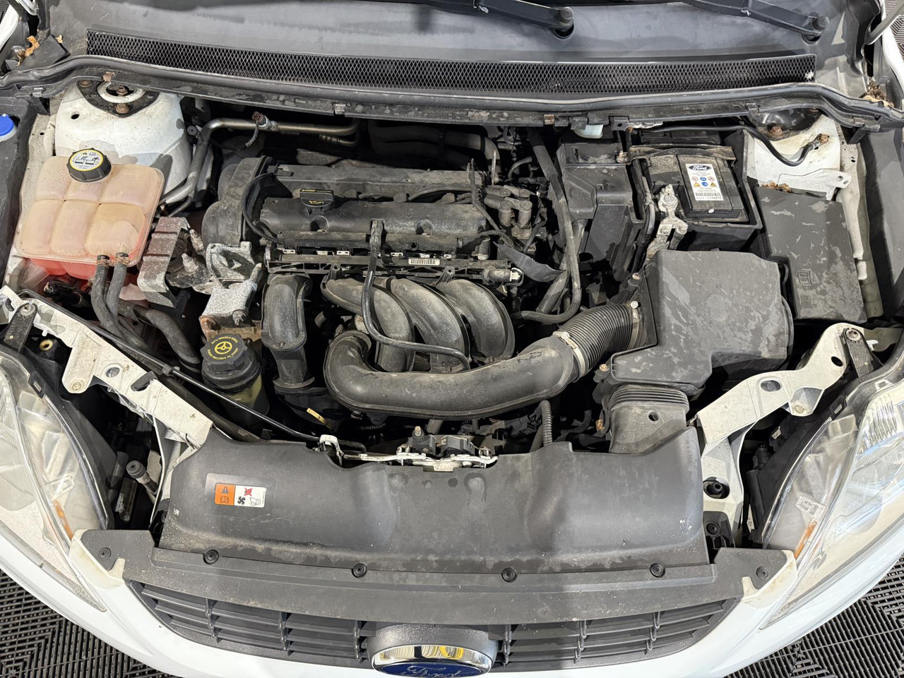 Ford Focus Wagon 1.6 Comfort 33-LKG-1 283.490 km - Voiture: photos 5 Ford Focus Wagon 1.6 Comfort 33-LKG-1 283.490 km - Voiture: photos 5