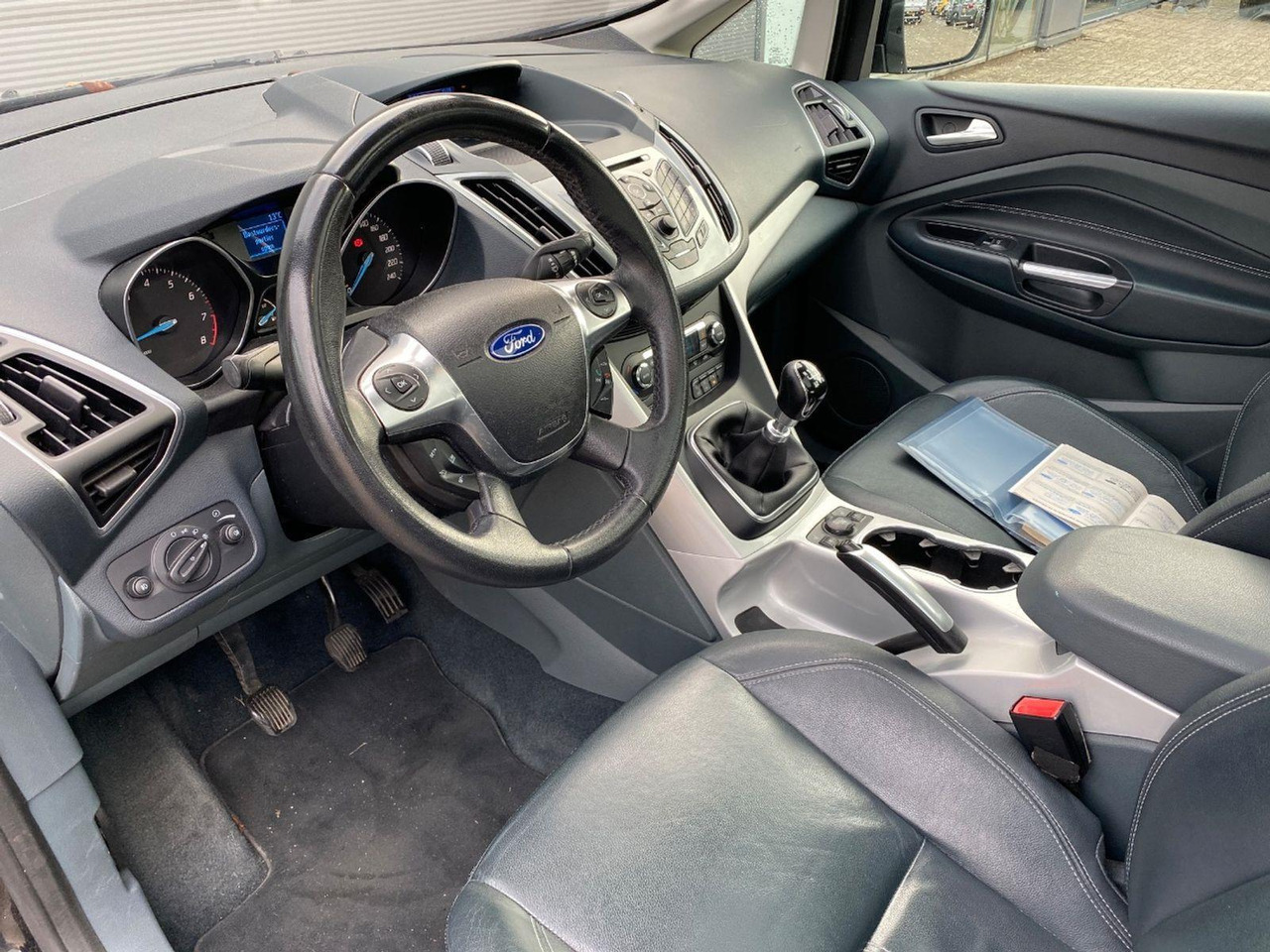 Ford Grand C-Max 1.6 EcoBoost Titanium 7p. | 2011 | 226.405 km | 26RTS9 | NAP: Logisch - Voiture: photos 5 Ford Grand C-Max 1.6 EcoBoost Titanium 7p. | 2011 | 226.405 km | 26RTS9 | NAP: Logisch - Voiture: photos 5