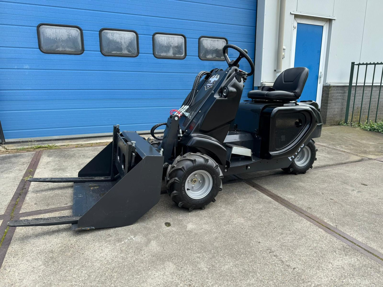 Heracles H130 Mini Shovel Nieuw - Équipement de garage: photos 1 Heracles H130 Mini Shovel Nieuw - Équipement de garage: photos 1
