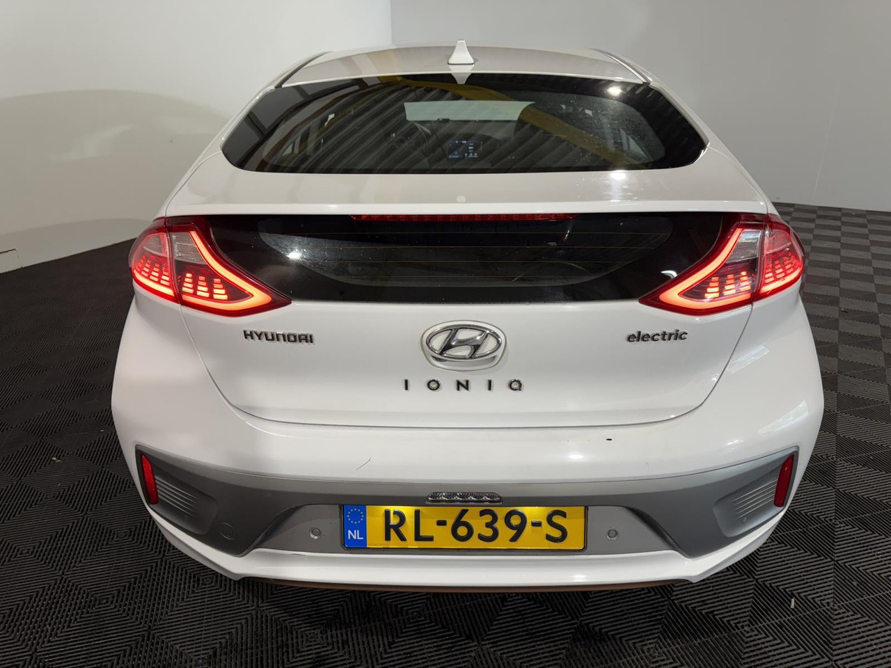 Kia | Stonic | 1.0 T-GDi DynamicLine | 2018 | 230.603 km | RL369S | Logisch - SUV: photos 2 Kia | Stonic | 1.0 T-GDi DynamicLine | 2018 | 230.603 km | RL369S | Logisch - SUV: photos 2