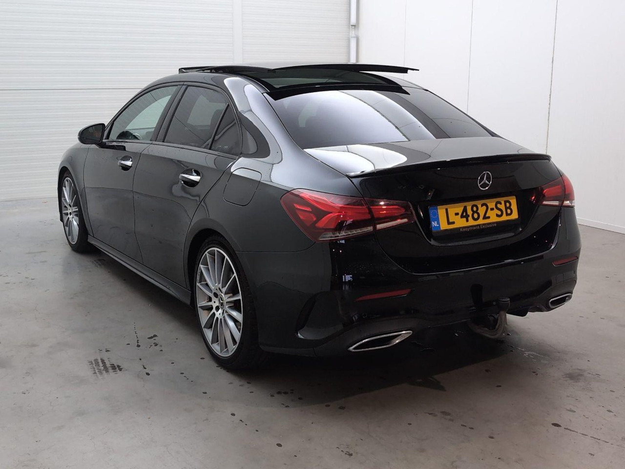 Mercedes-Benz A-klasse 200 Premium Plus | 2019 | 143.125 km | Automaat | L482SB | NAP: Geen oordeel - Berline: photos 3 Mercedes-Benz A-klasse 200 Premium Plus | 2019 | 143.125 km | Automaat | L482SB | NAP: Geen oordeel - Berline: photos 3