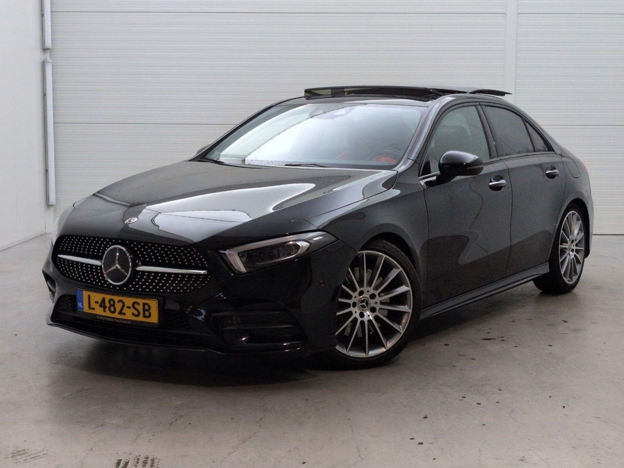 Mercedes-Benz A-klasse 200 Premium Plus | 2019 | 143.125 km | Automaat | L482SB | NAP: Geen oordeel - Berline: photos 1 Mercedes-Benz A-klasse 200 Premium Plus | 2019 | 143.125 km | Automaat | L482SB | NAP: Geen oordeel - Berline: photos 1