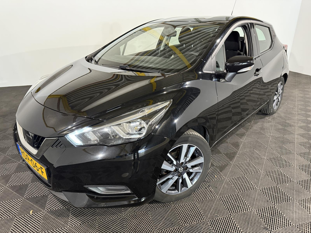 Nissan | Micra | 0.9 IG-T Acenta | 2018 | 158.656 km | HDP06F | Geen oordeel - Voiture à hayon: photos 1 Nissan | Micra | 0.9 IG-T Acenta | 2018 | 158.656 km | HDP06F | Geen oordeel - Voiture à hayon: photos 1