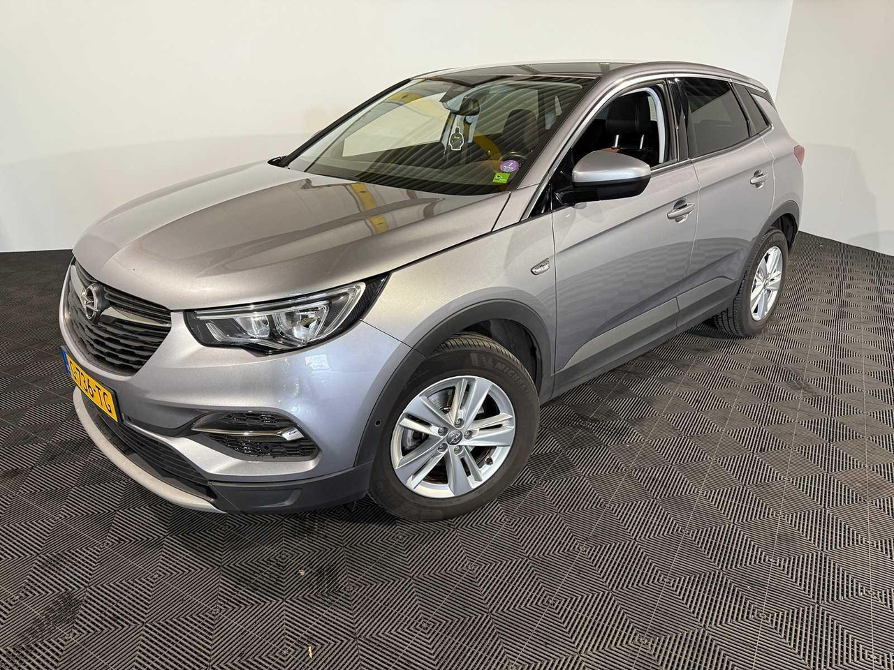 Opel Grandland X 1.2 Turbo Business Executive G-736-TG 200.645 km - Voiture: photos 1 Opel Grandland X 1.2 Turbo Business Executive G-736-TG 200.645 km - Voiture: photos 1
