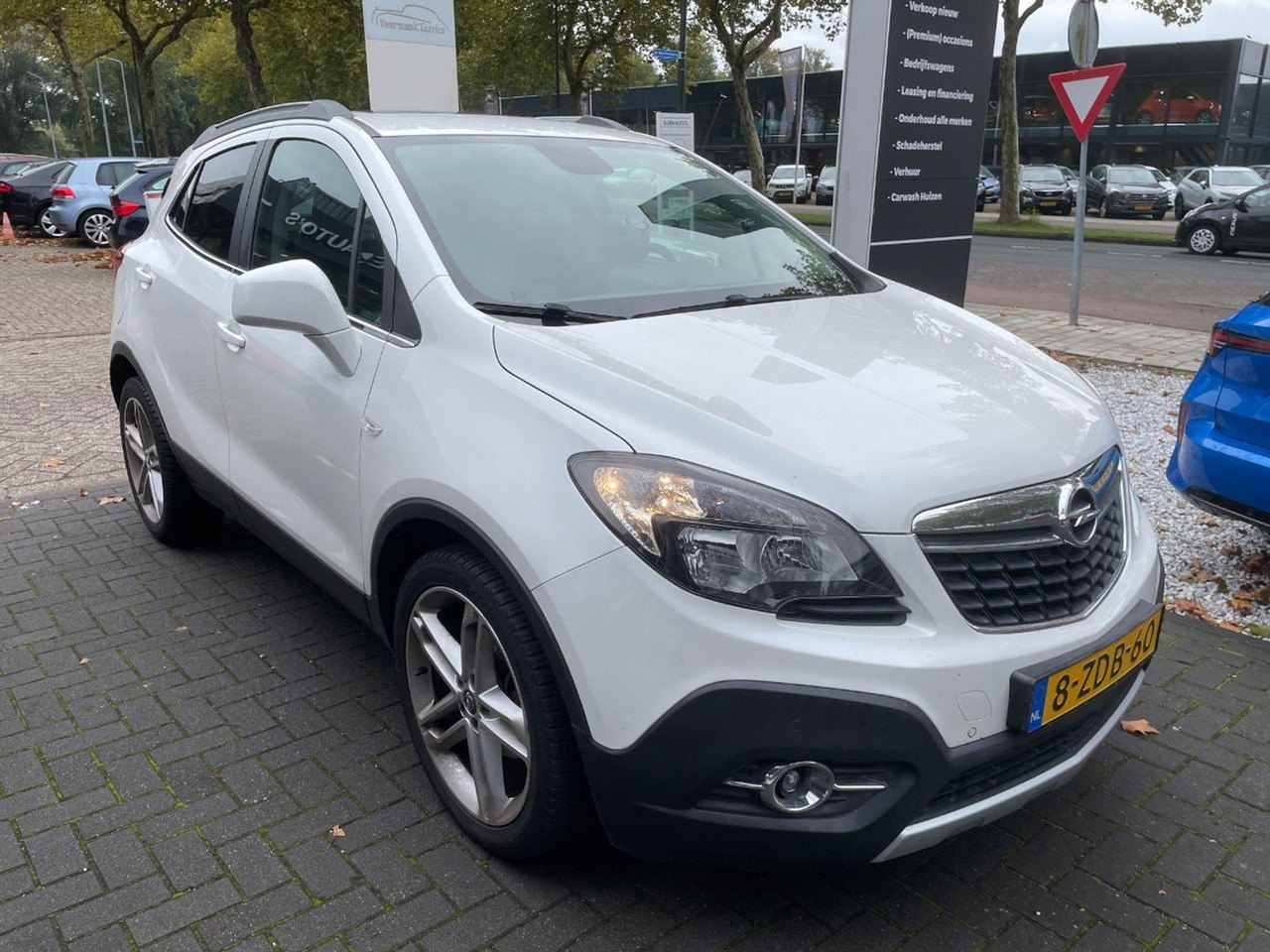 Opel Mokka 1.4 T Cosmo | 2014 | 98.606 km | 8ZDB60 | NAP: Logisch - SUV: photos 2 Opel Mokka 1.4 T Cosmo | 2014 | 98.606 km | 8ZDB60 | NAP: Logisch - SUV: photos 2