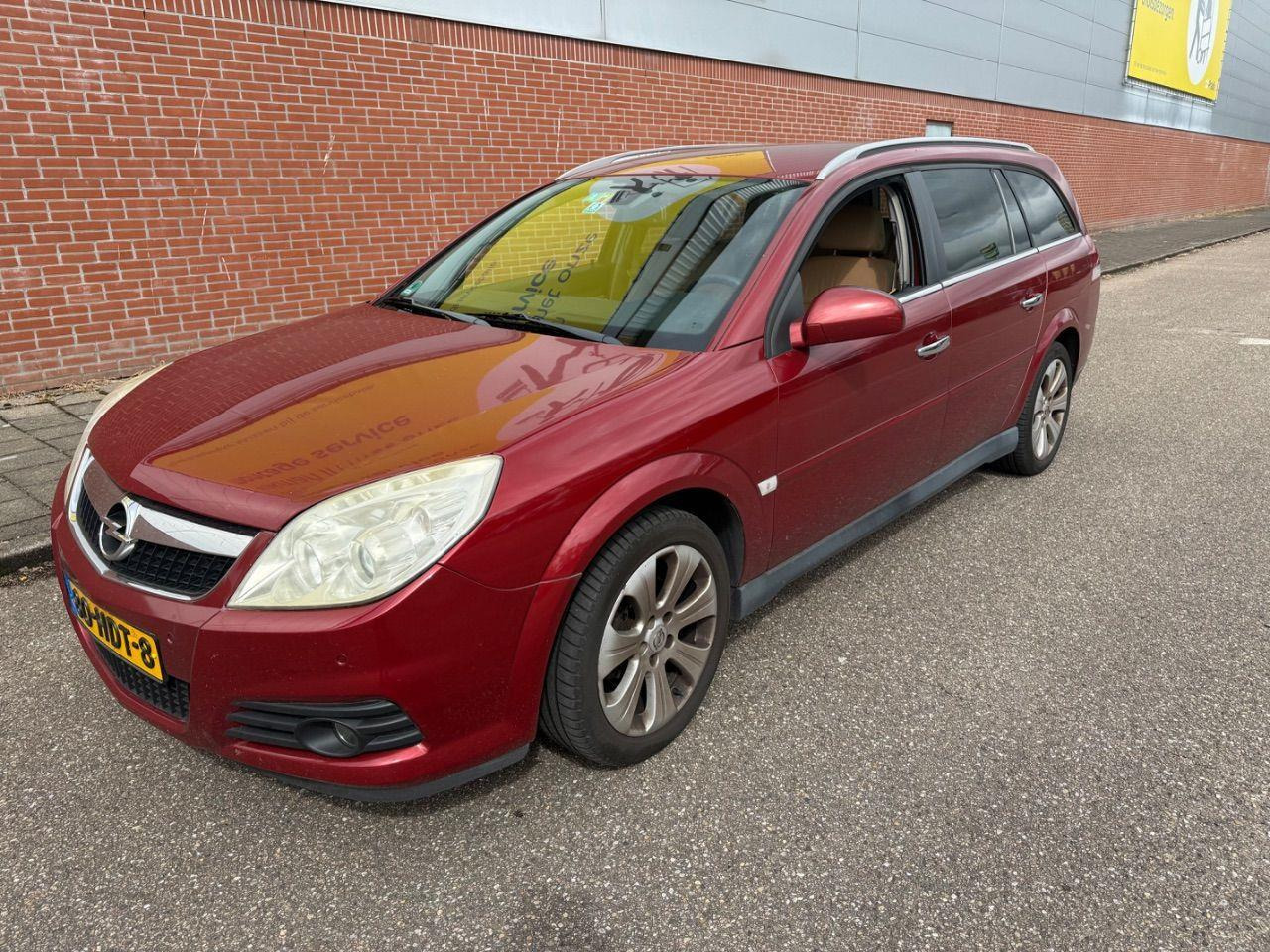 Opel Vectra Wagon 1.8 - 16V Executive | 2008 | 148.010 km | Automaat | 80HDT8 | NAP: Logisch - Voiture: photos 1 Opel Vectra Wagon 1.8 - 16V Executive | 2008 | 148.010 km | Automaat | 80HDT8 | NAP: Logisch - Voiture: photos 1