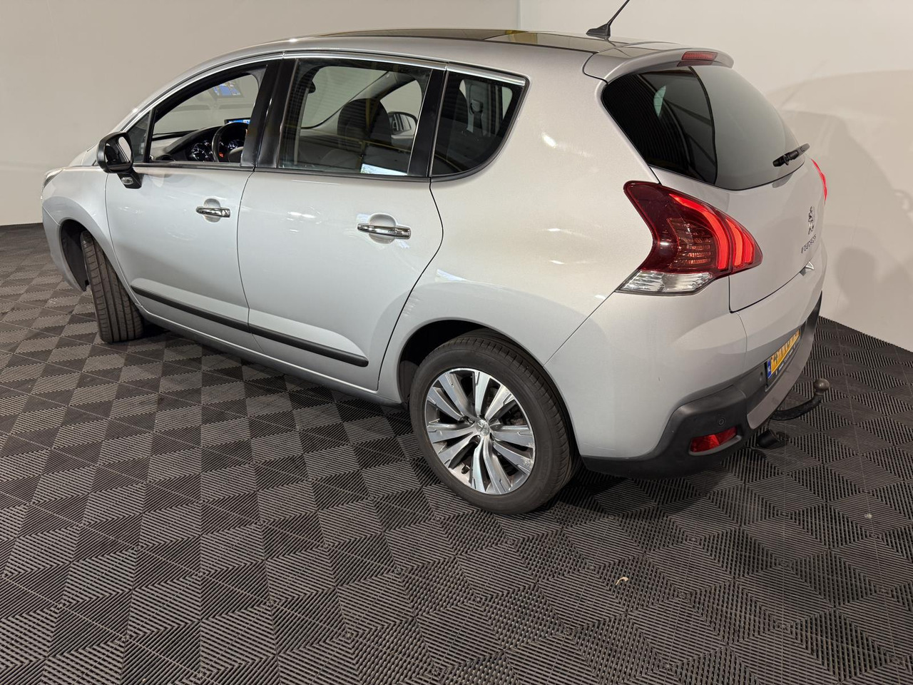 Peugeot 3008 1.6 THP Active | 2014 | 199.032 km | 4-TTB-70 - SUV: photos 2 Peugeot 3008 1.6 THP Active | 2014 | 199.032 km | 4-TTB-70 - SUV: photos 2