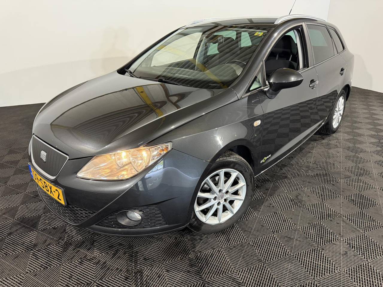 SEAT | Ibiza ST | 1.2 TDI COPA Plus Ecomotive | 2011 | 250.110 km | 09SBX2 | Logisch - Voiture: photos 1 SEAT | Ibiza ST | 1.2 TDI COPA Plus Ecomotive | 2011 | 250.110 km | 09SBX2 | Logisch - Voiture: photos 1