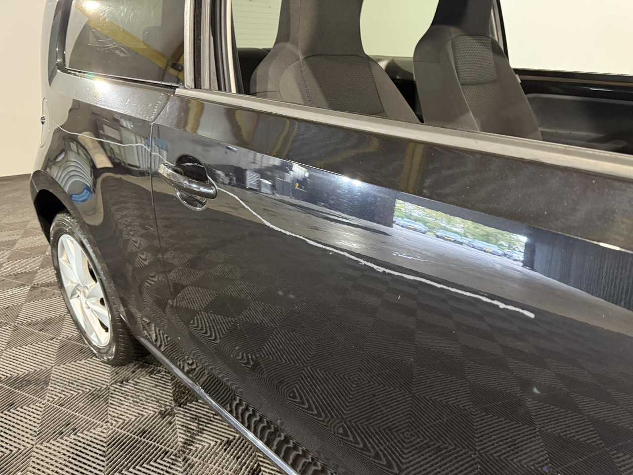 SEAT | Mii | 1.0 Style Sport | 2012 | 246.992 km | 87XVB7 | Logisch - Voiture à hayon: photos 3 SEAT | Mii | 1.0 Style Sport | 2012 | 246.992 km | 87XVB7 | Logisch - Voiture à hayon: photos 3