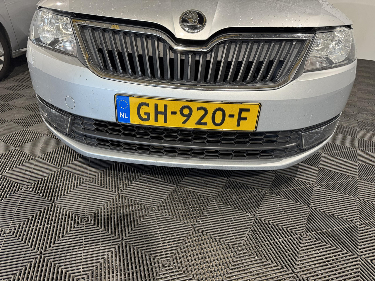 Skoda Rapid Spaceback 1.2 TSI Greentech Ambition Businessline | 2015 | 274.606 km |GH-920-F - Voiture à hayon: photos 5 Skoda Rapid Spaceback 1.2 TSI Greentech Ambition Businessline | 2015 | 274.606 km |GH-920-F - Voiture à hayon: photos 5