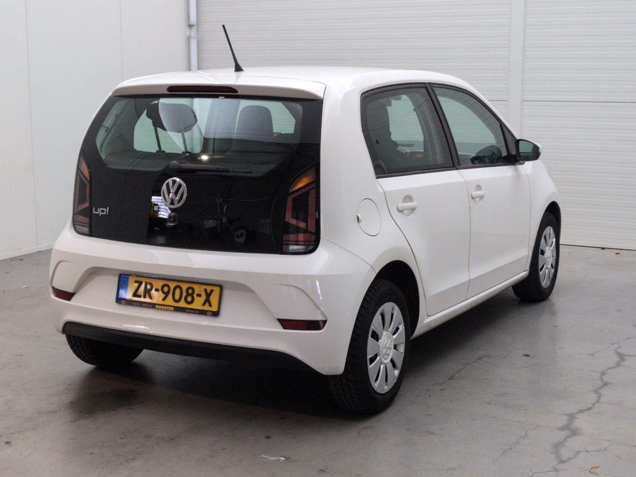Volkswagen Up! 1.0 BMT move up! | 2019 | 114.730 km | ZR908X | NAP: Logisch - Voiture à hayon: photos 4 Volkswagen Up! 1.0 BMT move up! | 2019 | 114.730 km | ZR908X | NAP: Logisch - Voiture à hayon: photos 4