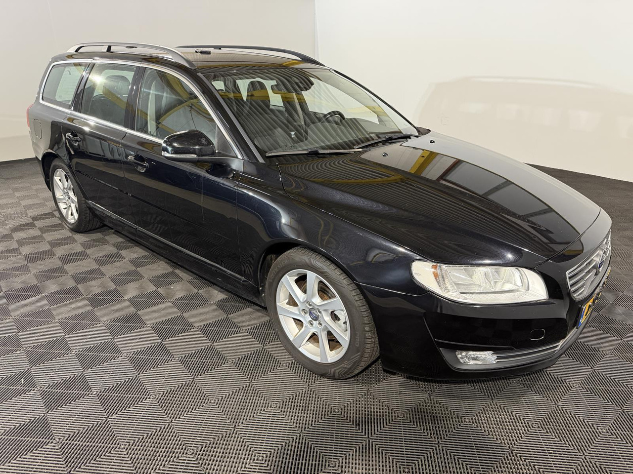 Volvo | V70 | 1.6 D2 Nordic+ | 2014 | 234.121 km | 1XBG53 | Logisch - Voiture: photos 3 Volvo | V70 | 1.6 D2 Nordic+ | 2014 | 234.121 km | 1XBG53 | Logisch - Voiture: photos 3