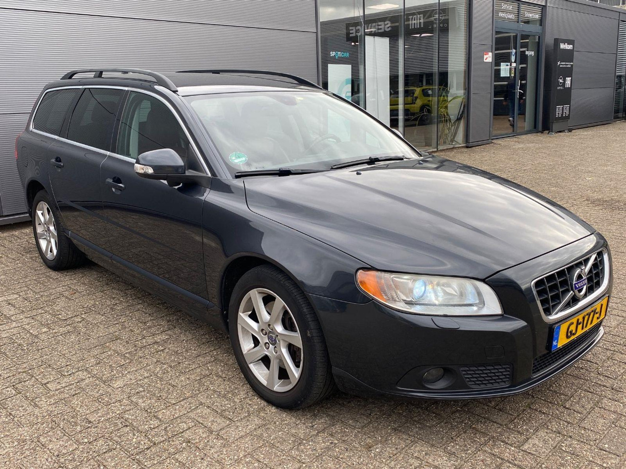 Volvo V70 2.0 D3 Summum | 2011 | 382.199 km | Automaat | GJ177J | NAP: Geen oordeel - Voiture: photos 2 Volvo V70 2.0 D3 Summum | 2011 | 382.199 km | Automaat | GJ177J | NAP: Geen oordeel - Voiture: photos 2