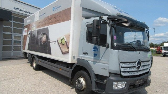 Mercedes-Benz 1224L Koffer LBW 2 to. Klima, neuer Tacho 4.1 - Camion fourgon: photos 3 Mercedes-Benz 1224L Koffer LBW 2 to. Klima, neuer Tacho 4.1 - Camion fourgon: photos 3