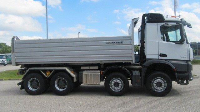 Mercedes-Benz Arocs 4148 8x4 Meiller 2-Seitenkipper - Camion benne: photos 4 Mercedes-Benz Arocs 4148 8x4 Meiller 2-Seitenkipper - Camion benne: photos 4