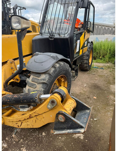 Chariot télescopique Caterpillar TH360: photos 15 Chariot télescopique Caterpillar TH360: photos 15