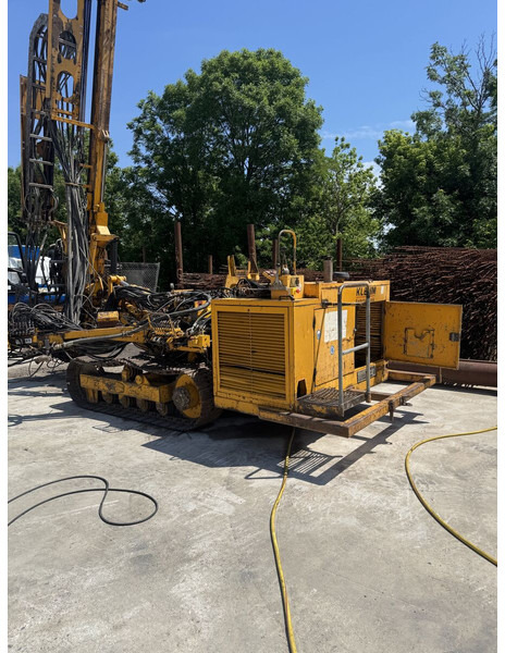 Klemm KR802 - Foreuse: photos 1 Klemm KR802 - Foreuse: photos 1