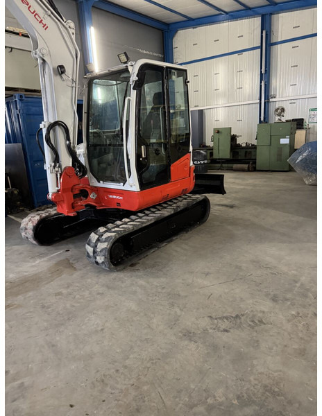 Takeuchi TB260 - Mini pelle: photos 5 Takeuchi TB260 - Mini pelle: photos 5