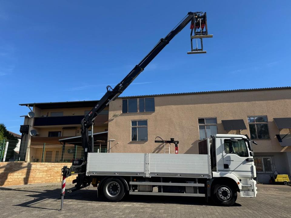 MAN TGM 18.290/HIAB-XS111/JOYSTICK/aus1.Hand - Camion plateau, Camion grue: photos 4 MAN TGM 18.290/HIAB-XS111/JOYSTICK/aus1.Hand - Camion plateau, Camion grue: photos 4