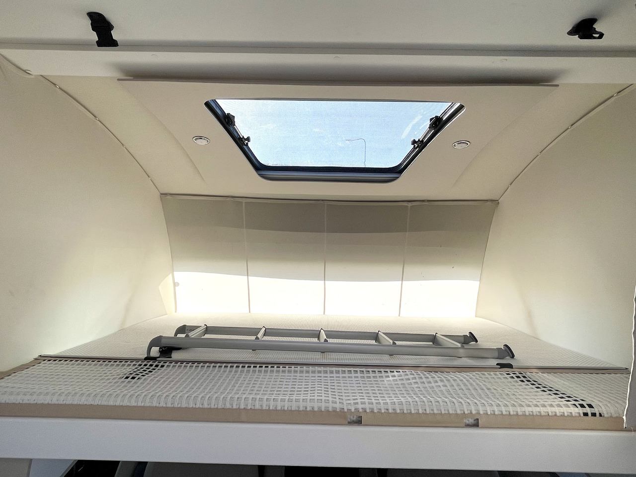 Camping-car intégral ADRIA Sonic Plus 700SL: photos 16