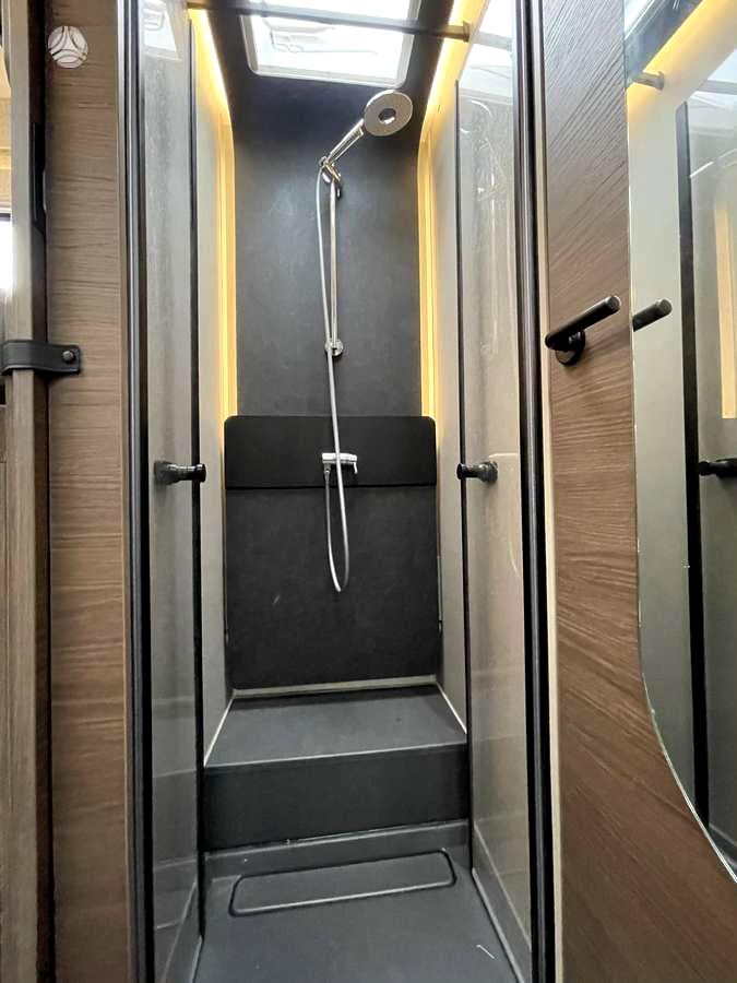 Camping-car intégral Adria Super Sonic 780 SL: photos 16