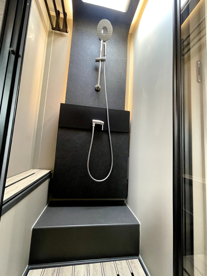 Camping-car intégral neuf Adria Super Sonic 890 LC: photos 12