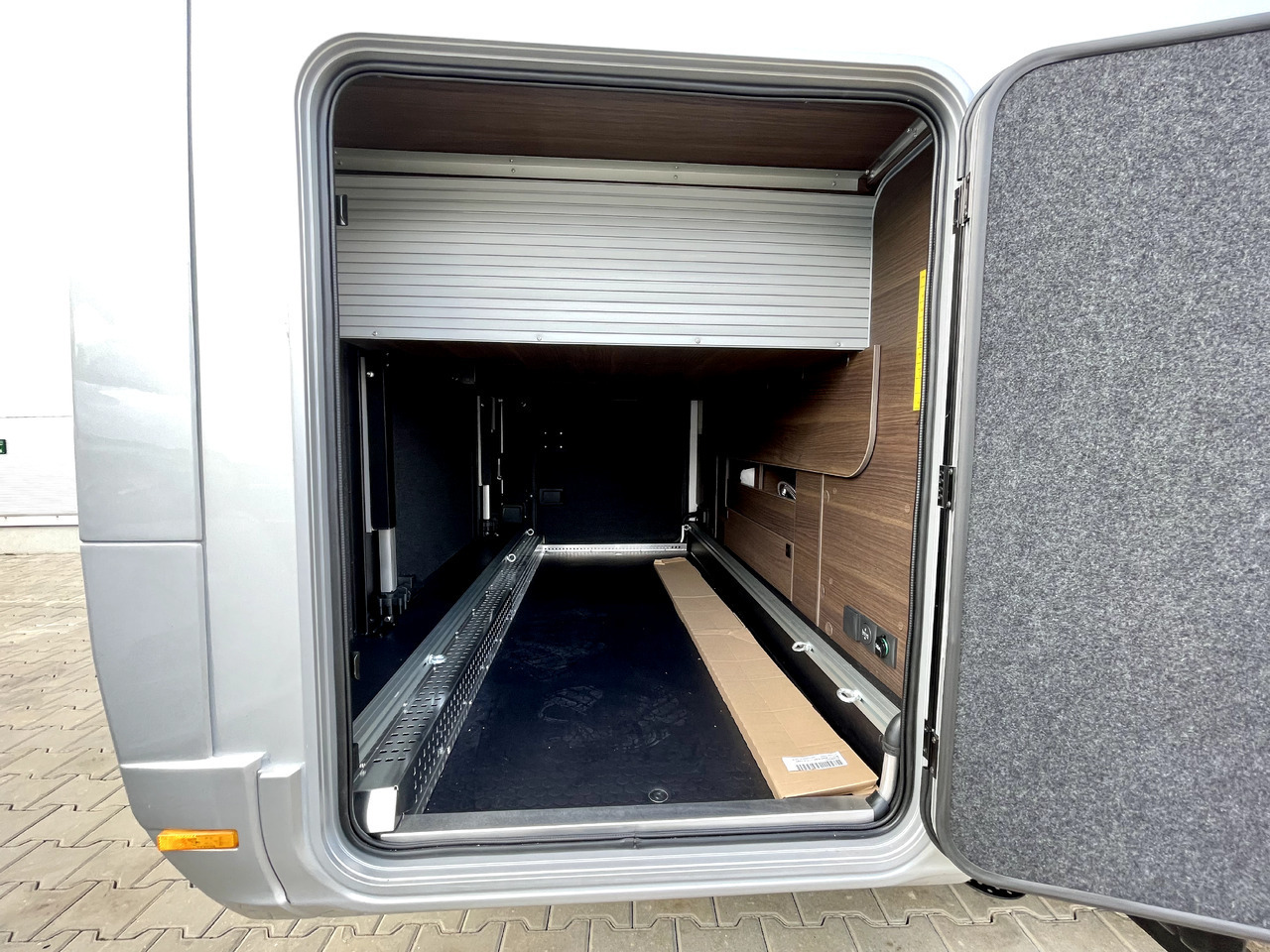 Camping-car intégral neuf Adria Super Sonic 890 LC: photos 16