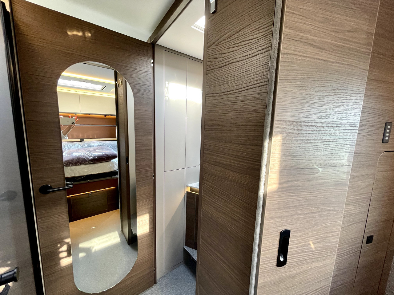 Camping-car intégral neuf Adria Super Sonic 890 LC: photos 11