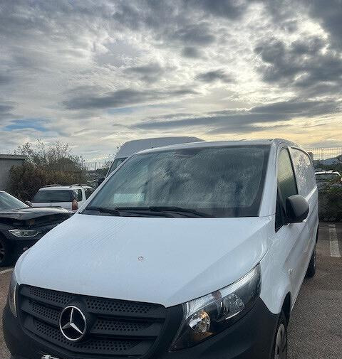 Mercedes Benz VITO FURGONE 110 LONG TRAZ. ANT. - Fourgon utilitaire: photos 3 Mercedes Benz VITO FURGONE 110 LONG TRAZ. ANT. - Fourgon utilitaire: photos 3