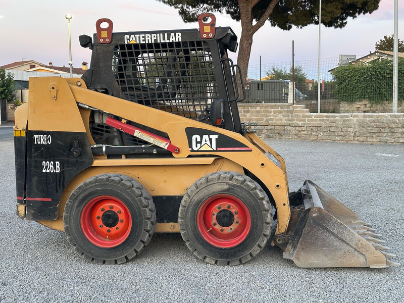 Caterpillar 226BHF - Chargeuse compacte sur chenilles: photos 3 Caterpillar 226BHF - Chargeuse compacte sur chenilles: photos 3
