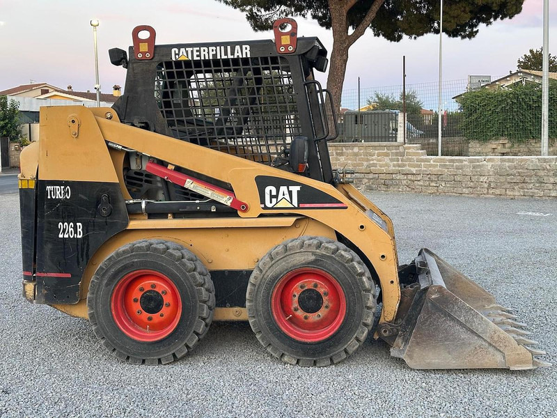 Caterpillar 226BHF - Chargeuse compacte sur chenilles: photos 3 Caterpillar 226BHF - Chargeuse compacte sur chenilles: photos 3