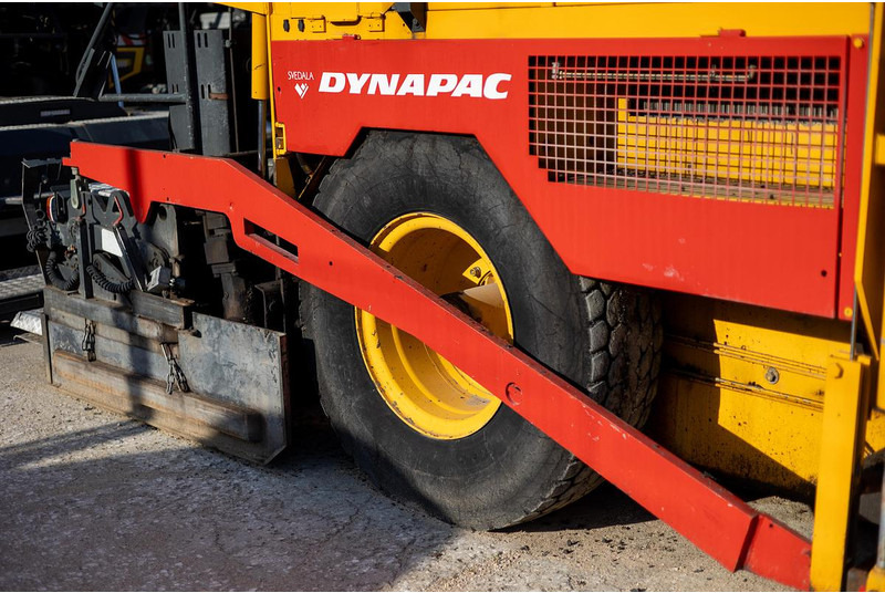Finisseur Dynapac F121-4W: photos 17