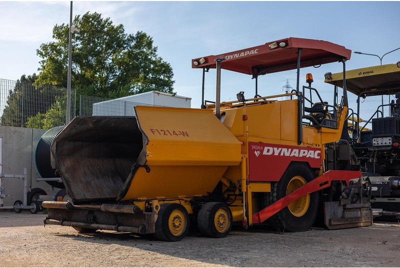 Finisseur Dynapac F121-4W: photos 7
