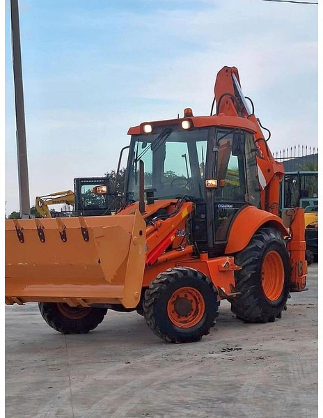 Fiat KOBELCO FB100 - Tractopelle: photos 2 Fiat KOBELCO FB100 - Tractopelle: photos 2