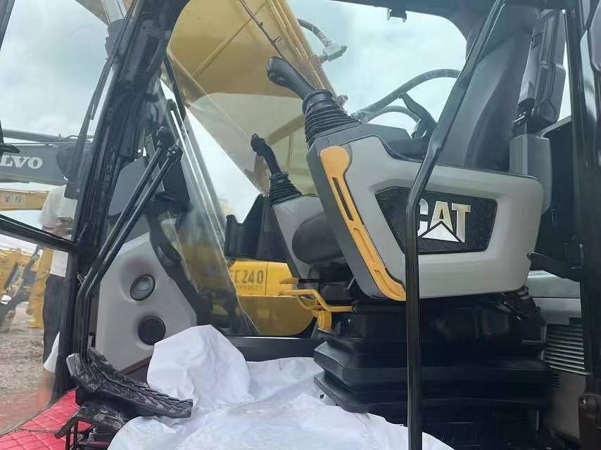 CATERPILLAR 320GC - Pelle sur chenille: photos 5 CATERPILLAR 320GC - Pelle sur chenille: photos 5