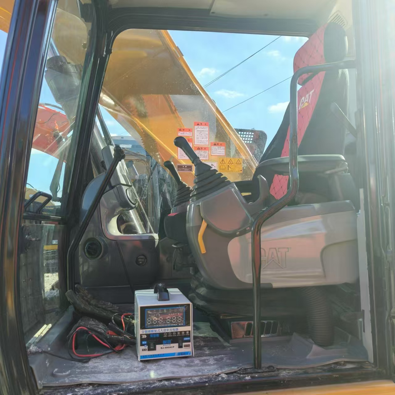 Pelle sur chenille CATERPILLAR 323D: photos 7 Pelle sur chenille CATERPILLAR 323D: photos 7