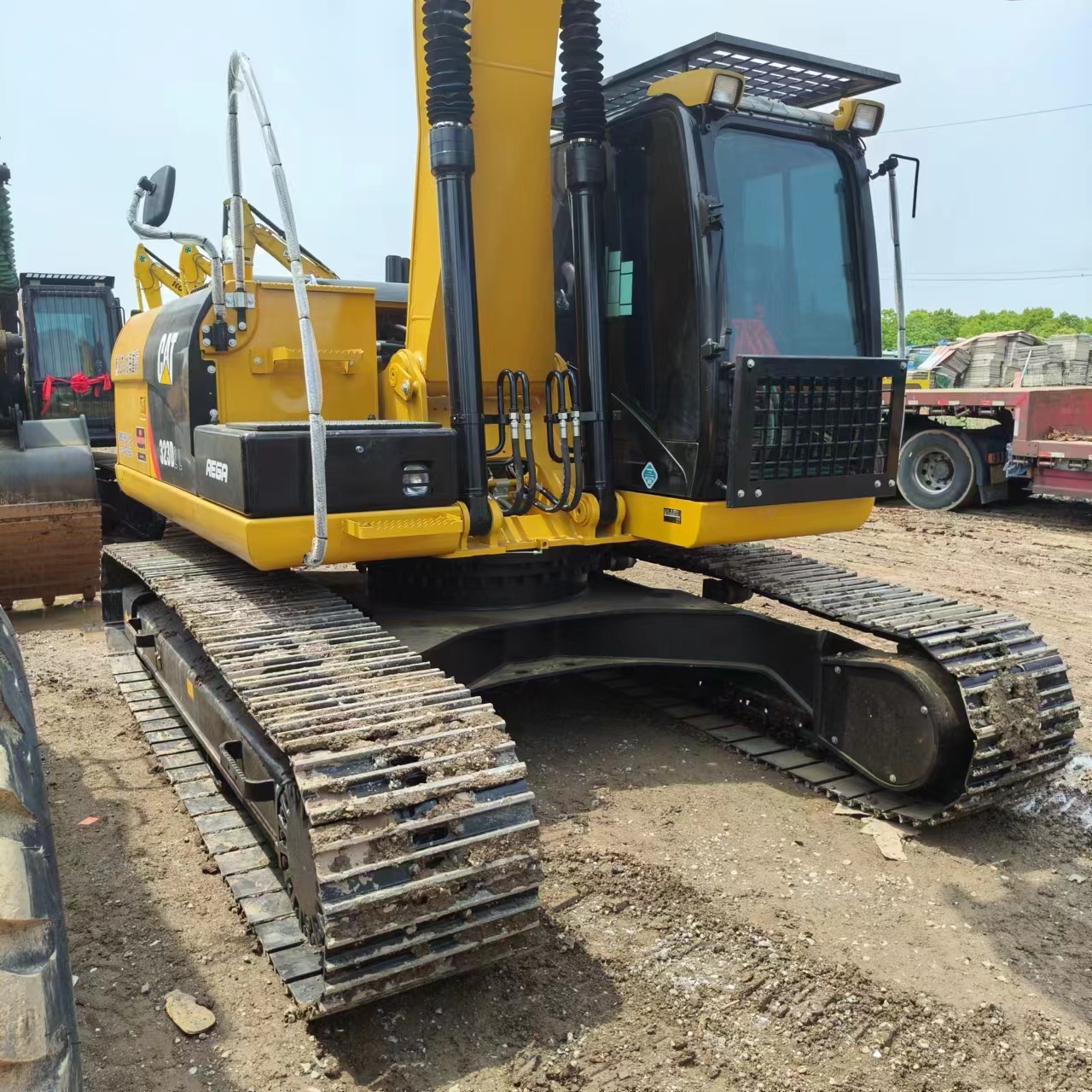 Pelle sur chenille CATERPILLAR 323D2L: photos 8