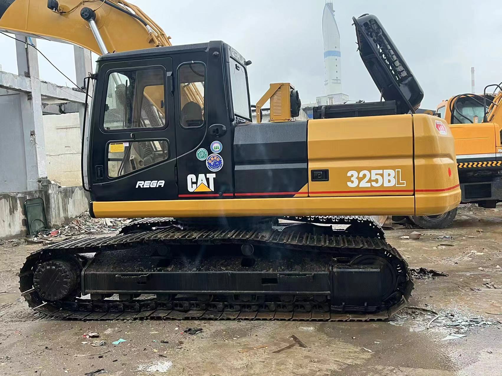CATERPILLAR 325BL - Pelle sur chenille: photos 3 CATERPILLAR 325BL - Pelle sur chenille: photos 3