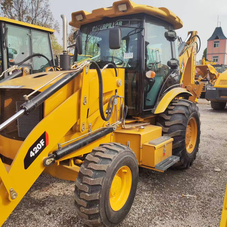 Tractopelle neuf CATERPILLAR 420F: photos 11